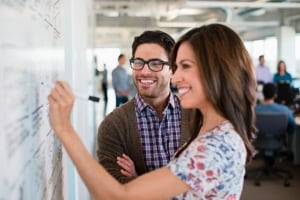 Office_workers_whiteboard